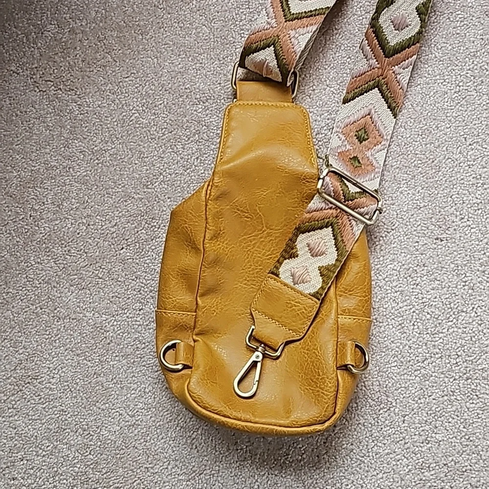 Camel brown small crossbody sling bag with adjustable strap - Picture 9 of 9